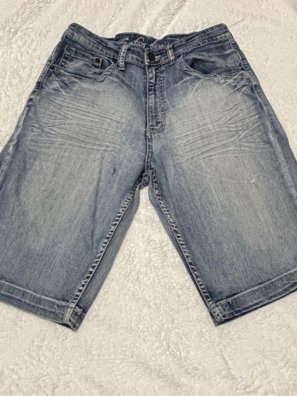 Vintage Men's Light Blue Washed Denim Jean Shorts Jorts Y2K Size 32